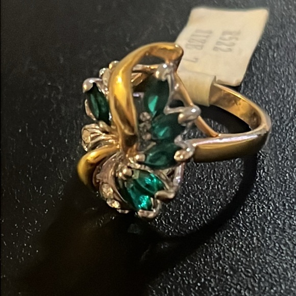NWT Vintage 18ktge Emerald Gemstone & Cubic Zirconia Diamond Two Tone Ring - Picture 6 of 8